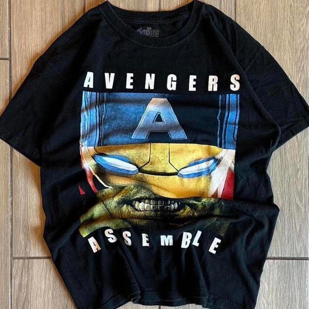 Marvel Avengers Assemble Graphic Tee - Size M